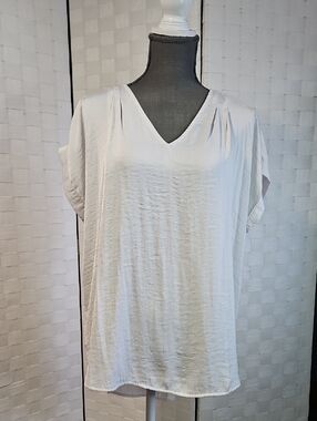 Simply Vera Vera Wang White V-Neck Cap Sleeve Blouse